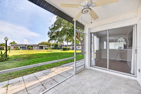 Condo in Fort Myers, Florida, 1 bedroom  № 2098216 - photo 13