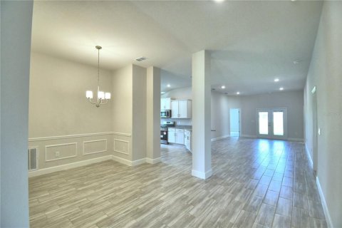 Villa ou maison à vendre à Auburndale, Floride: 4 chambres, 204.38 m2 № 2215228 - photo 5