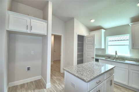 Villa ou maison à vendre à Auburndale, Floride: 4 chambres, 204.38 m2 № 2215228 - photo 12