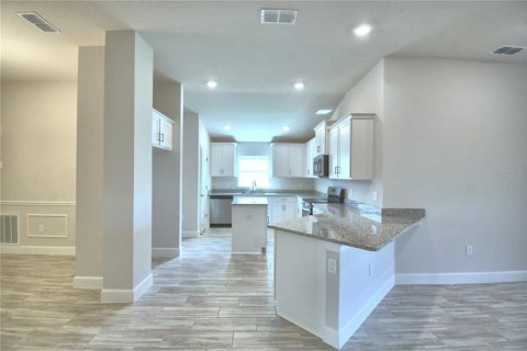 Villa ou maison à vendre à Auburndale, Floride: 4 chambres, 204.38 m2 № 2215228 - photo 8