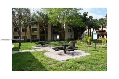 Condominio en venta en Coral Springs, Florida, 2 dormitorios, 91.6 m2 № 2034685 - foto 9