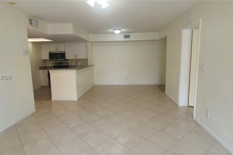 Condominio en venta en Coral Springs, Florida, 2 dormitorios, 91.6 m2 № 2034685 - foto 3