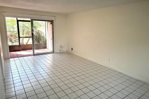 Condo in Tampa, Florida, 1 bedroom  № 1803177 - photo 9