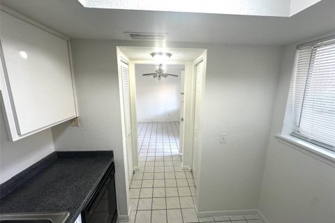 Condo in Tampa, Florida, 1 bedroom  № 1803177 - photo 8