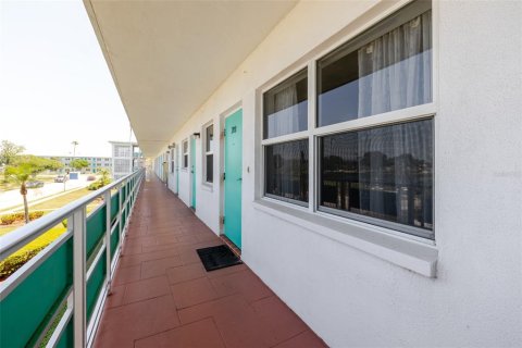Купить кондоминиум в Сент-Питерсберг, Флорида 5 комнат, 54.35м2, № 1644298 - фото 3