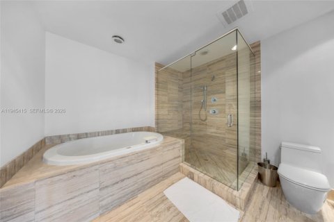 Condo in Sunny Isles Beach, Florida, 3 bedrooms  № 2001826 - photo 24