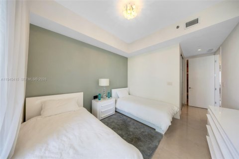 Condo in Sunny Isles Beach, Florida, 3 bedrooms  № 2001826 - photo 15