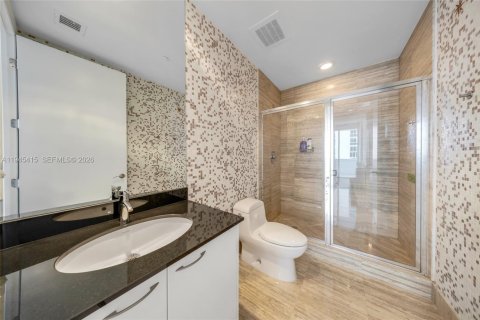 Condo in Sunny Isles Beach, Florida, 3 bedrooms  № 2001826 - photo 17