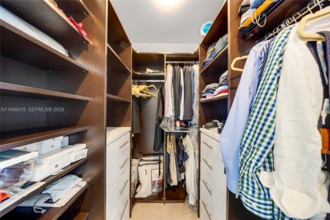 Condo in Sunny Isles Beach, Florida, 3 bedrooms  № 2001826 - photo 22