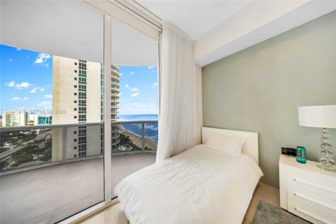 Condo in Sunny Isles Beach, Florida, 3 bedrooms  № 2001826 - photo 16