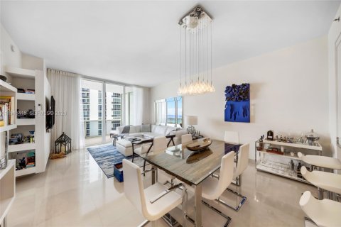 Condo in Sunny Isles Beach, Florida, 3 bedrooms  № 2001826 - photo 3