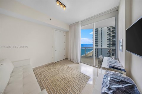 Condo in Sunny Isles Beach, Florida, 3 bedrooms  № 2001826 - photo 11