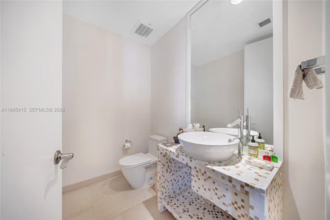 Condo in Sunny Isles Beach, Florida, 3 bedrooms  № 2001826 - photo 5