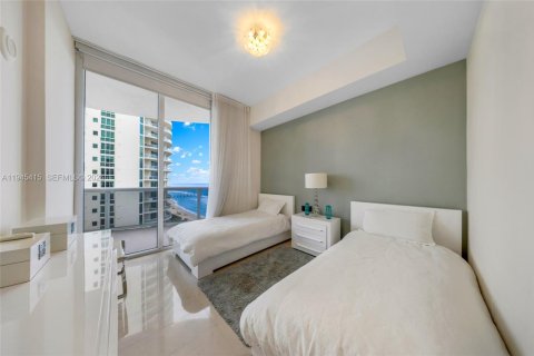 Condo in Sunny Isles Beach, Florida, 3 bedrooms  № 2001826 - photo 14