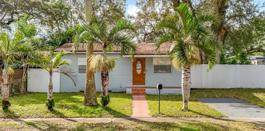 Villa ou maison à Hollywood, Floride 2 chambres, 66.89 m2 № 2008642