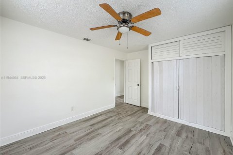 Villa ou maison à vendre à Hollywood, Floride: 2 chambres, 66.89 m2 № 2008642 - photo 22