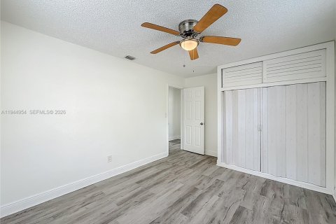 Villa ou maison à vendre à Hollywood, Floride: 2 chambres, 66.89 m2 № 2008642 - photo 26