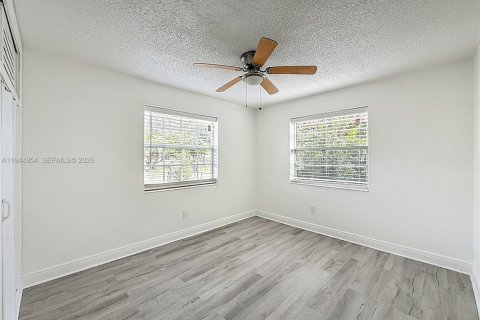 Villa ou maison à vendre à Hollywood, Floride: 2 chambres, 66.89 m2 № 2008642 - photo 20