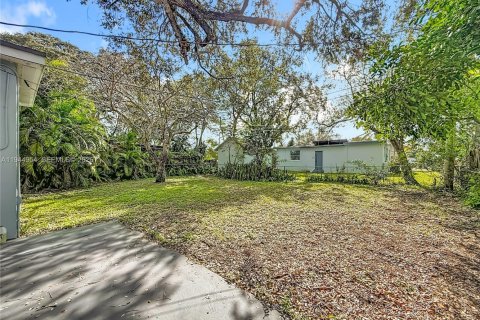 Villa ou maison à vendre à Hollywood, Floride: 2 chambres, 66.89 m2 № 2008642 - photo 28