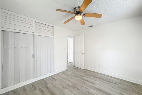 Villa ou maison à vendre à Hollywood, Floride: 2 chambres, 66.89 m2 № 2008642 - photo 18