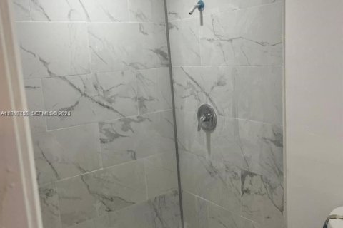 Apartamento en alquiler en Miami Gardens, Florida, 1 dormitorio, 133.78 m2 № 2076634 - foto 9