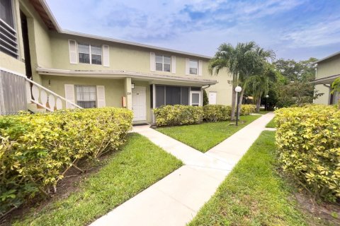 Condo in Palm Beach Gardens, Florida, 2 bedrooms № 2067968