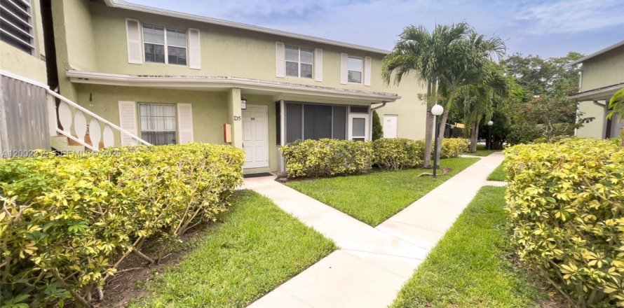 Condo in Palm Beach Gardens, Florida, 2 bedrooms № 2067968