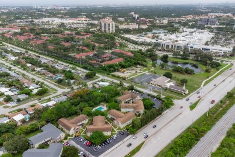 Condo in Palm Beach Gardens, Florida, 2 bedrooms № 2067968 - photo 24