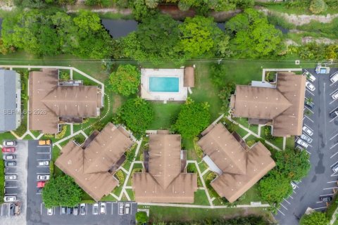 Condo in Palm Beach Gardens, Florida, 2 bedrooms № 2067968 - photo 22