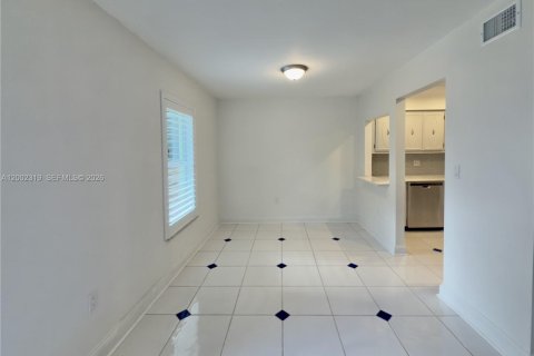 Condo in Palm Beach Gardens, Florida, 2 bedrooms № 2067968 - photo 5