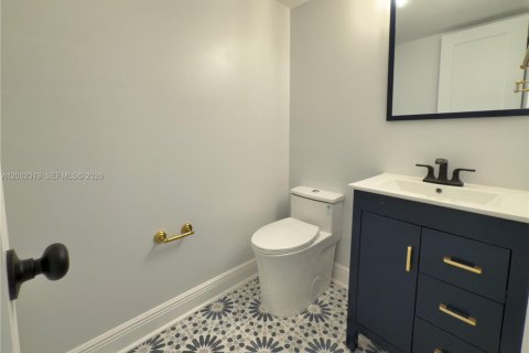Condo in Palm Beach Gardens, Florida, 2 bedrooms № 2067968 - photo 10