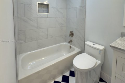 Condo in Palm Beach Gardens, Florida, 2 bedrooms № 2067968 - photo 14