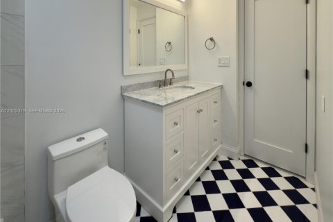 Condo in Palm Beach Gardens, Florida, 2 bedrooms № 2067968 - photo 13