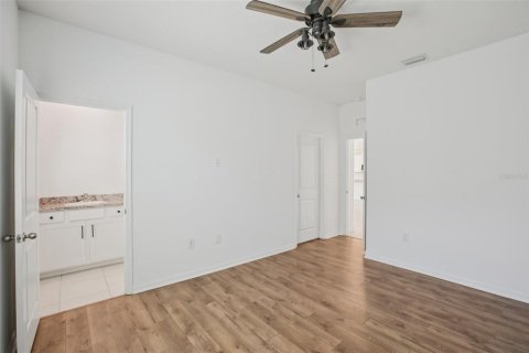 House in San Antonio, Florida 4 bedrooms, 234.86 sq.m. № 2288085 - photo 28