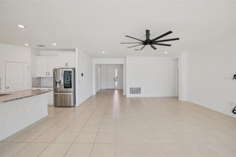 House in San Antonio, Florida 4 bedrooms, 234.86 sq.m. № 2288085 - photo 12