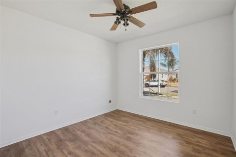House in San Antonio, Florida 4 bedrooms, 234.86 sq.m. № 2288085 - photo 23