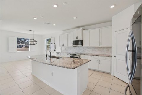 House in San Antonio, Florida 4 bedrooms, 234.86 sq.m. № 2288085 - photo 20