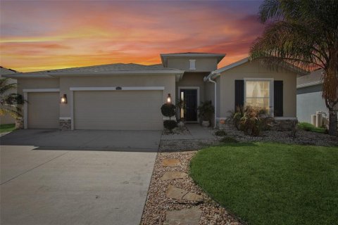 House in San Antonio, Florida 4 bedrooms, 234.86 sq.m. № 2288085