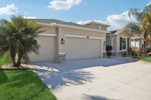 House in San Antonio, Florida 4 bedrooms, 234.86 sq.m. № 2288085 - photo 4