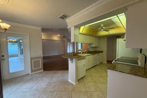 Casa en alquiler en Spring Hill, Florida, 3 dormitorios, 168.06 m2 № 1796550 - foto 19