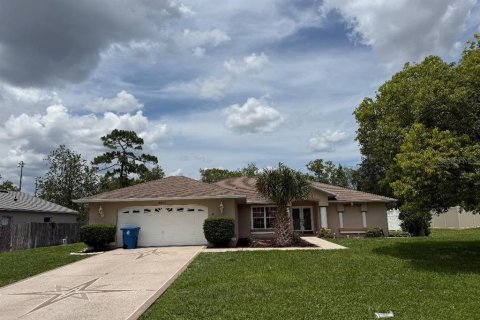 Casa en alquiler en Spring Hill, Florida, 3 dormitorios, 168.06 m2 № 1796550 - foto 1