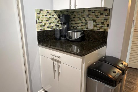 Condo in Tamarac, Florida, 2 bedrooms  № 2185210 - photo 3