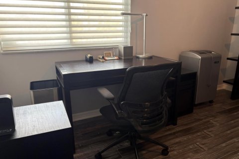 Condo in Tamarac, Florida, 2 bedrooms  № 2185210 - photo 24