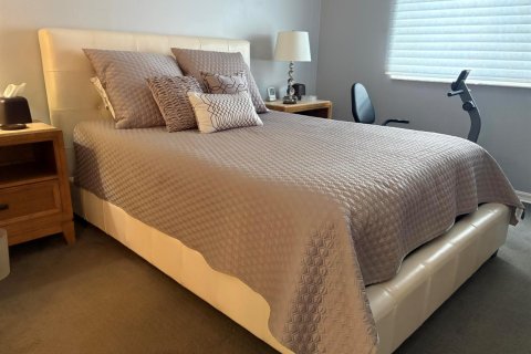 Condo in Tamarac, Florida, 2 bedrooms  № 2185210 - photo 12