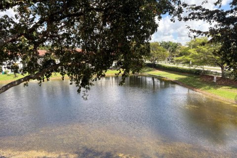 Condo in Tamarac, Florida, 2 bedrooms  № 2185210 - photo 18