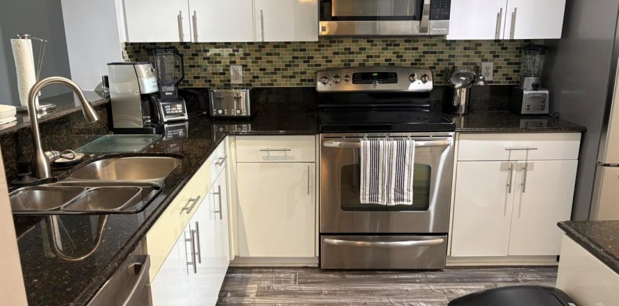 Condo in Tamarac, Florida, 2 bedrooms  № 2185210