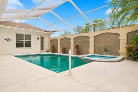 House in Dade City, Florida 3 bedrooms, 195.37 sq.m. № 2409885 - photo 10