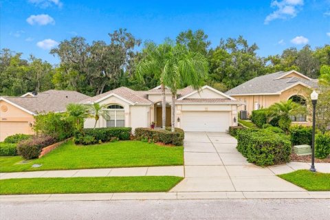 House in Dade City, Florida 3 bedrooms, 195.37 sq.m. № 2409885