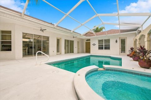 House in Dade City, Florida 3 bedrooms, 195.37 sq.m. № 2409885 - photo 11