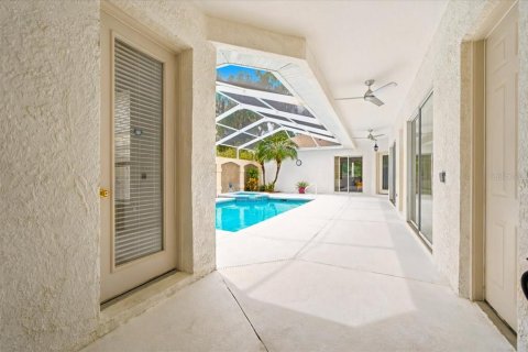 House in Dade City, Florida 3 bedrooms, 195.37 sq.m. № 2409885 - photo 5